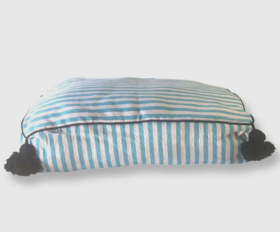 Martha Large Pet Beds with Pompoms - Turquoise and Black